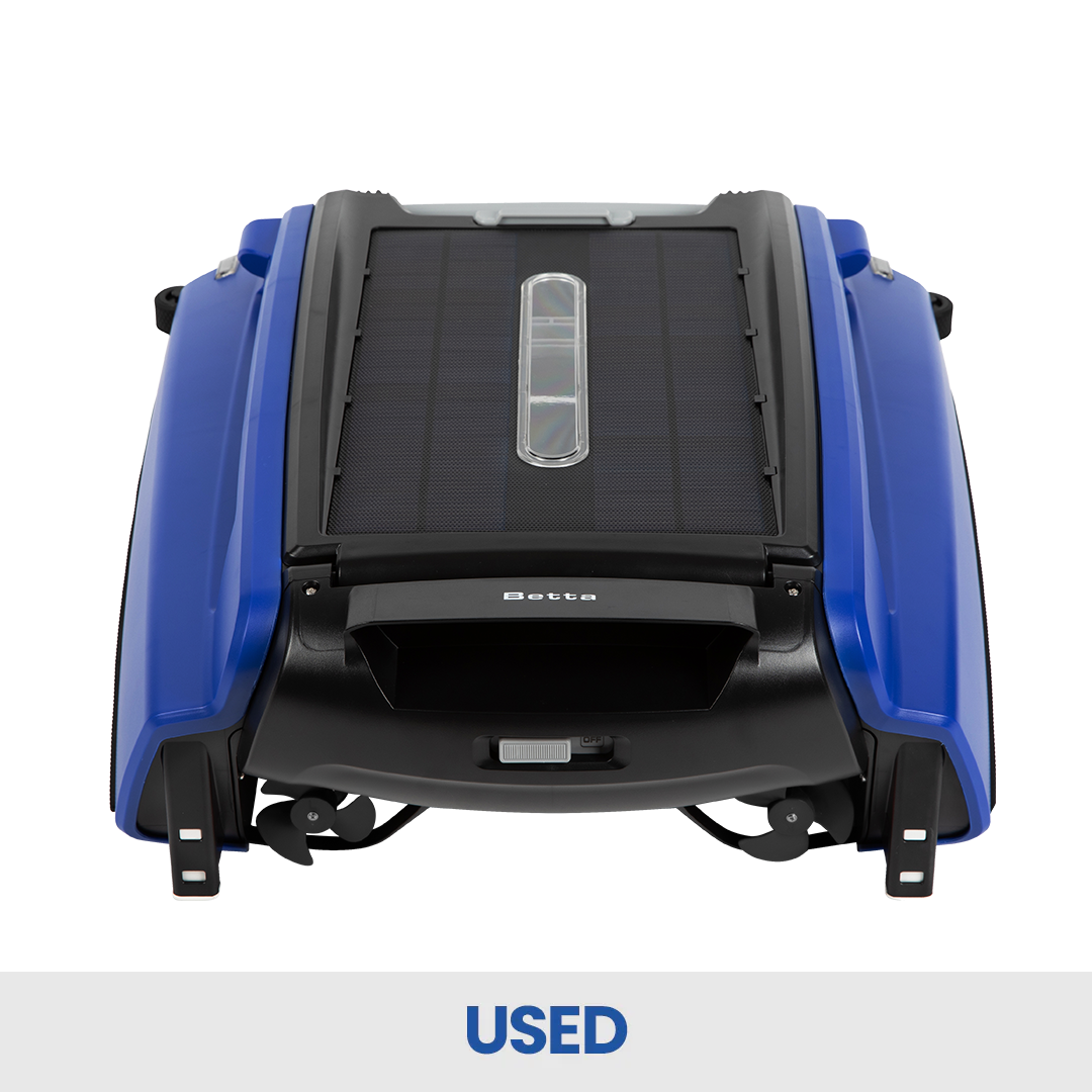 Betta SE - Solar-Powered Robotic Pool Skimmer (Used)
