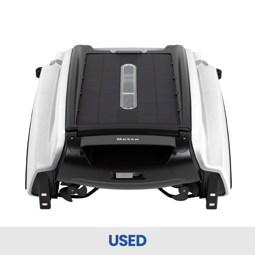 Betta SE - Solar-Powered Robotic Pool Skimmer (Used)